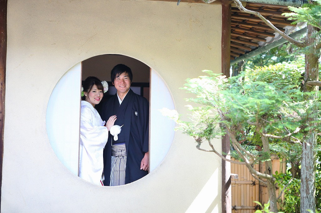 東福寺・雪舟庭園での前撮り（茶室の丸窓が印象的）